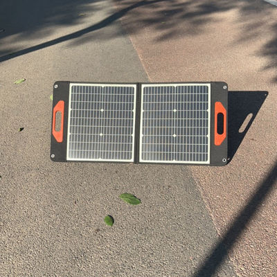 CE 인증을 받은 폴리 크리스탈린 실리콘 패널과 함께 200W 휴대용 PV 전력 시스템 충전기