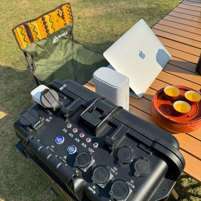 야외 캠핑용 전력 대용량 4000W 및 USB/C 타입 18W 맥스 태양 발전기
