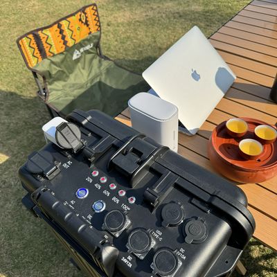 15A 최대 AC 출력 전류 휴대용 태양광 발전소 가정 및 캠핑용 5000W