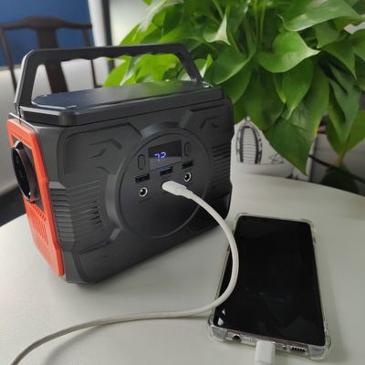 USB1/USB2 수출 및 173wh 명목 용량으로 휴대용 200W 태양 발전기