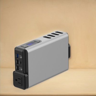 재활용 가능한 150W AC 소켓 수정 된 파동 백업 배터리 공급 휴대용 발전소