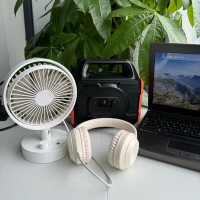 높은 전력 300W 발코니 RV 에너지 저장 발전기 LED 조명 모바일 전력 AC 출력 S3