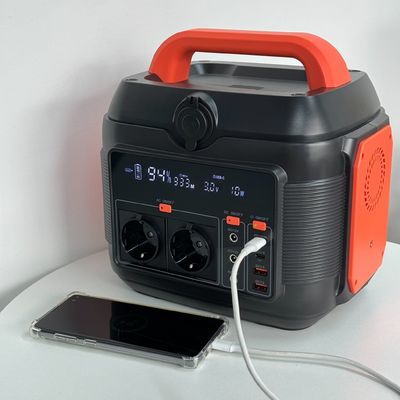 600W/576wh 휴대용 태양 발전기 야외 비상 전원을 위해 다양하고 쉽게