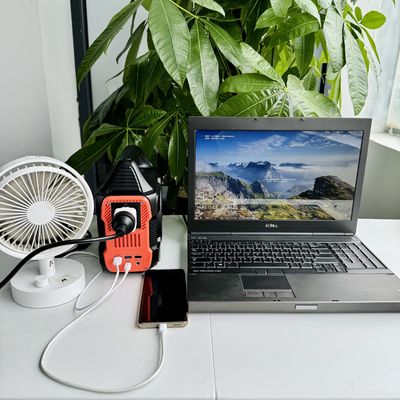 커스터마이징 가능한 300W 288wh 14.4V 20Ah 80000mAh LCD 디스플레이와 함께 휴대용 발전소