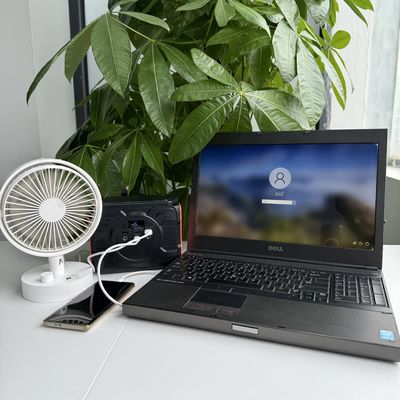 LED 조명으로 휴대용 이동 전력 발전소 AC 출력 전압 110/220V-50Hz/60Hz 200W