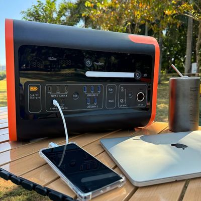220V±5% AC 출력 2200W 휴대용 전원 공급 장치 가정 비상 및 캠핑을위한 백업