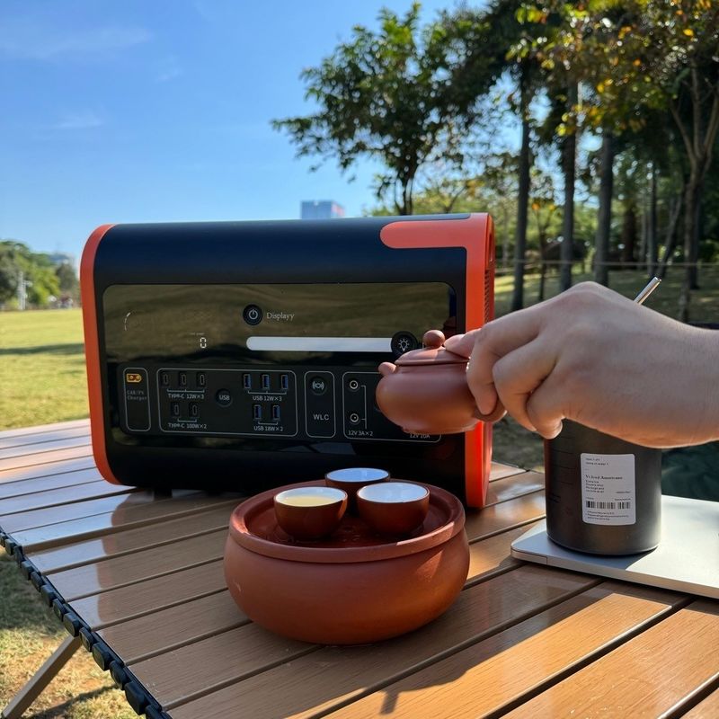 600W 휴대용 발전소 2048wh 2200W 야외 전력 태양 전지 발전기 내구성 설계