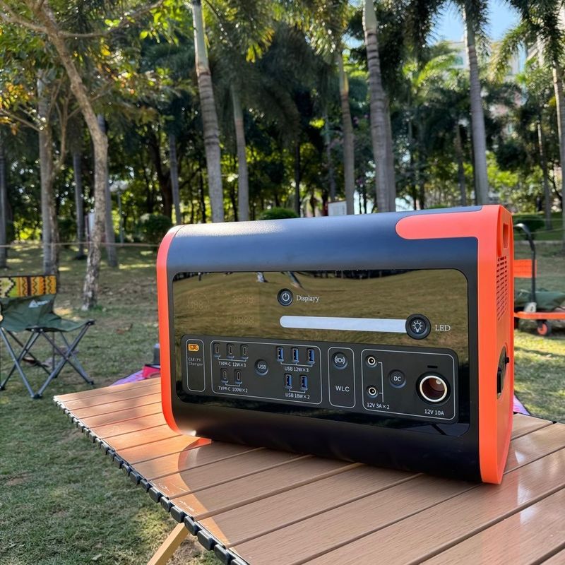 AC/DC/C-Type/PV 충전 2200W 휴대용 무선 충전용 태양광 발전기