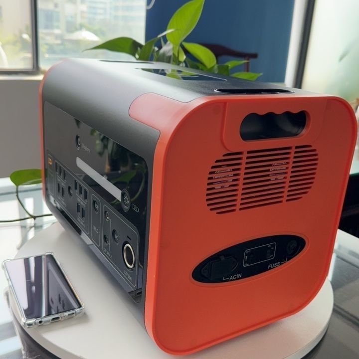 15W 무선 충전 LED 조명 자동차 및 태양 시스템용 휴대용 모바일 발전소