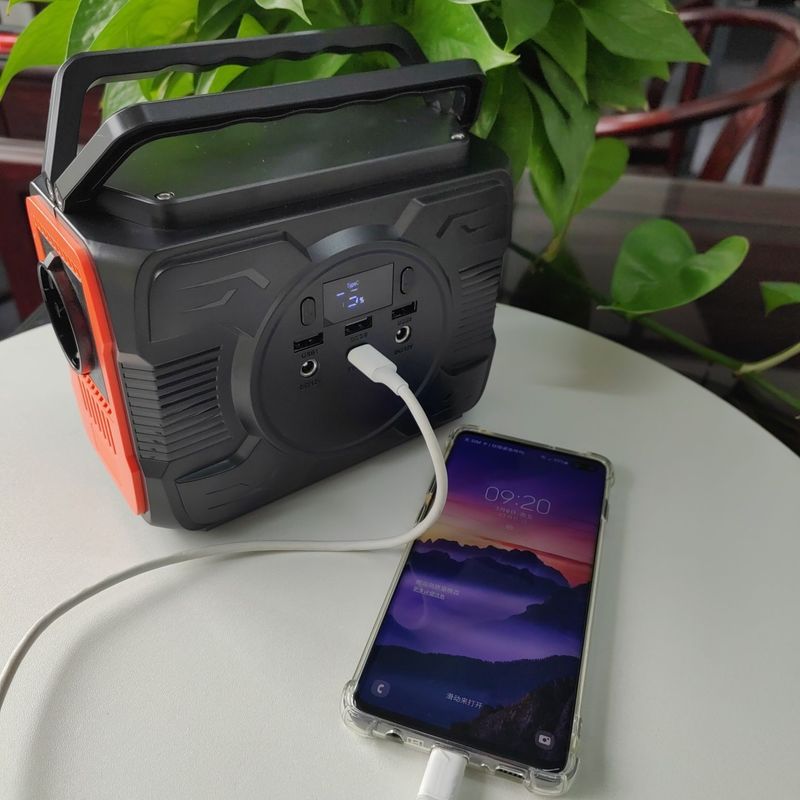 외부 이동 전원 공급 장치 Acoutput 전력 200W 및 USB1/USB2 수출 5V/2.1A