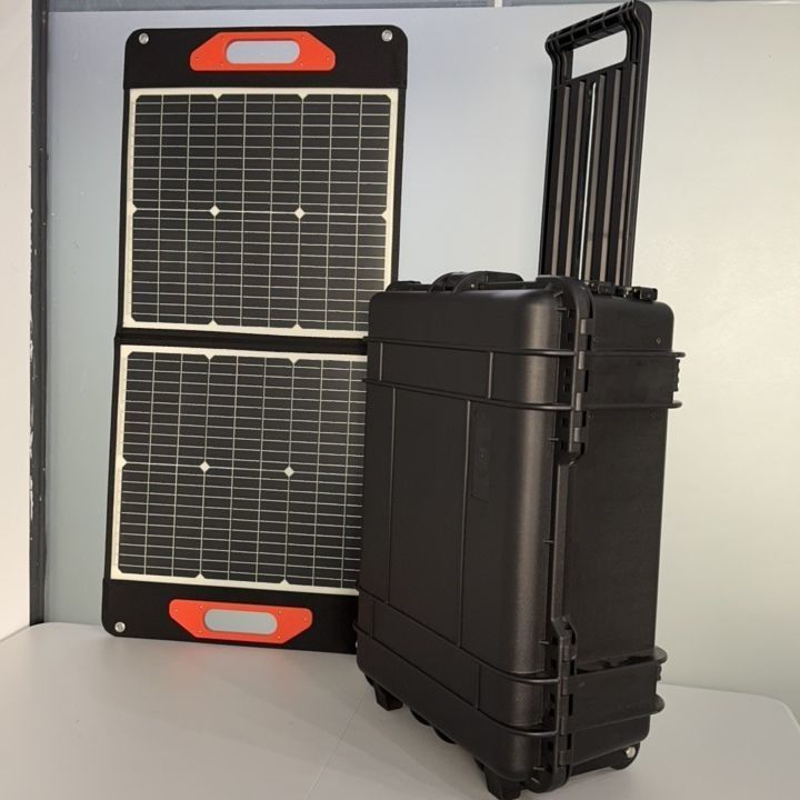 자동차 충전 모드를 위한 내장 인버터와 함께 LiFePO4 500W 600W 3000W 휴대용 모바일 발전기