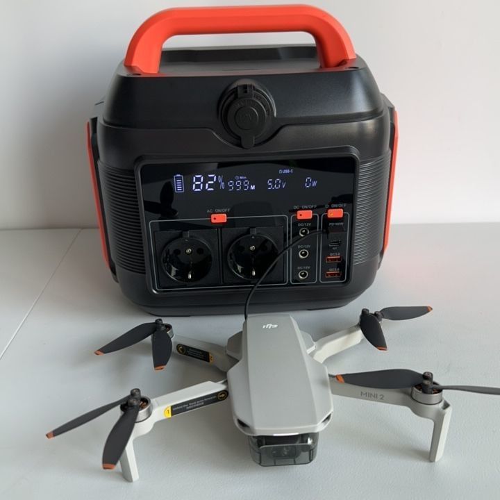 LiFePO4 배터리 충전 은행 600W QC3.0 출력 18W 및 LED 조명 11W의 모바일 전력