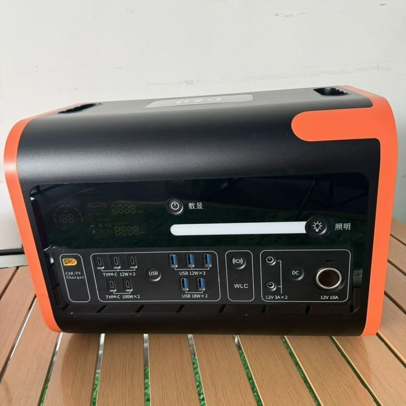 300W 캠핑 LED 조명 모바일 전력 태양 전지 휴대용 AT22 비상 전력 발전소
